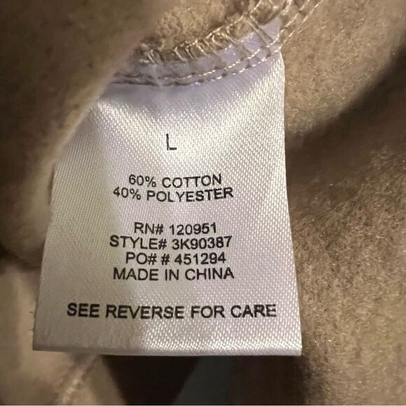 😊 3/$30 
Hippie Rose Buttoned Sweatshirt Sz L Cropped Boxy Tan Mocha Frappe EUC - Picture 14 of 14